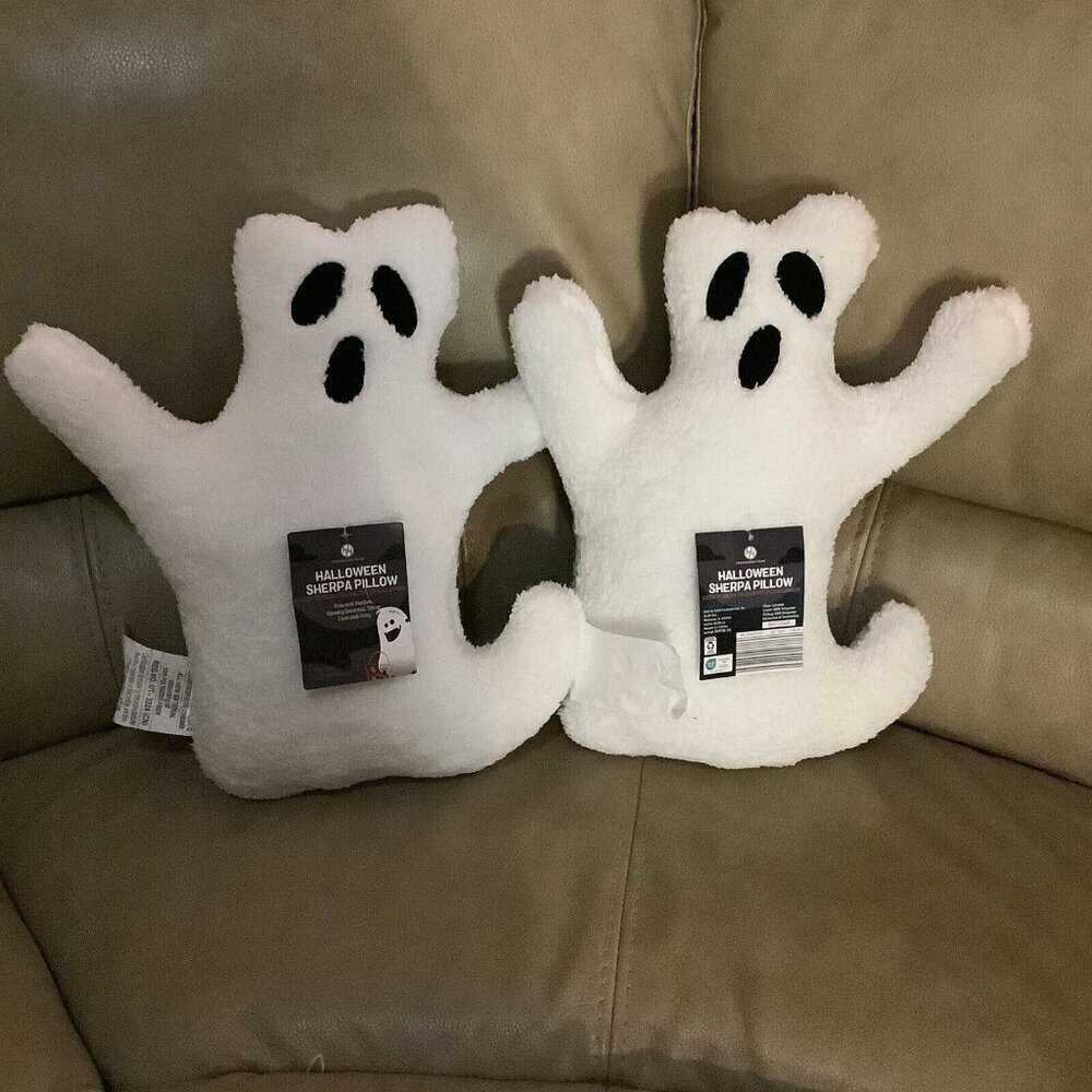Ghost Shaped Huntington Halloween Set Of 2 Sherpa Cozy Pillows. New With Tags